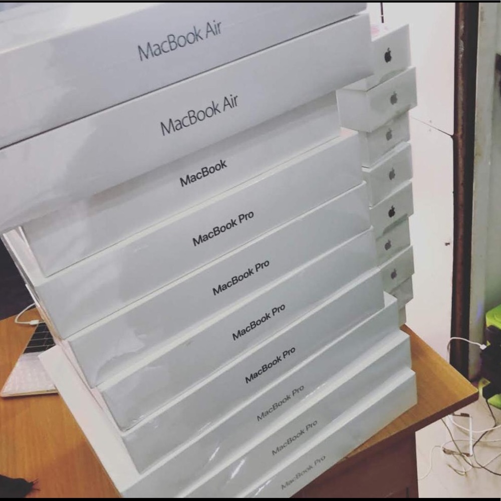 MacBook Pro/Air - Picture 3 of 3